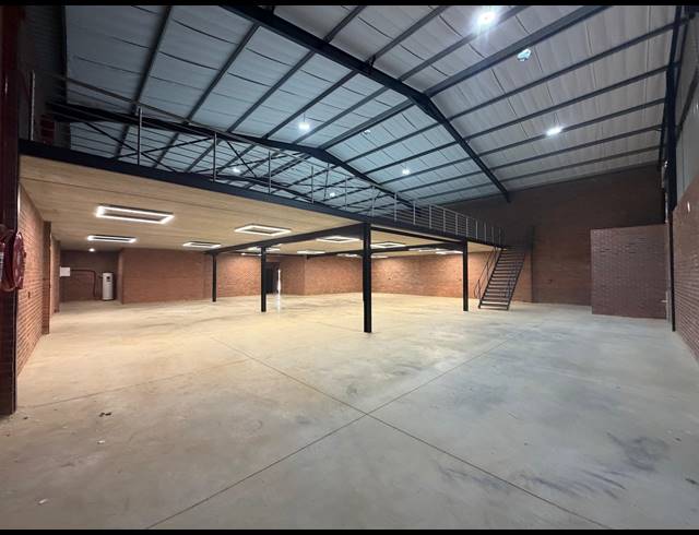 3,800M² WAREHOUSE FOR SALE IN CHLOORKOP